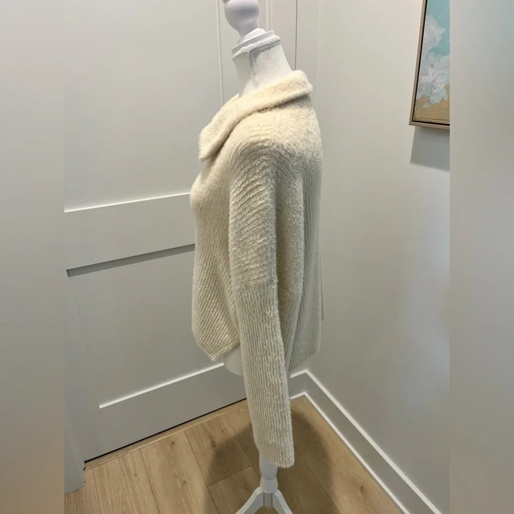 Abercrombie&Fitch Soft AF eyelash Collection cropped half zip sweater size Large